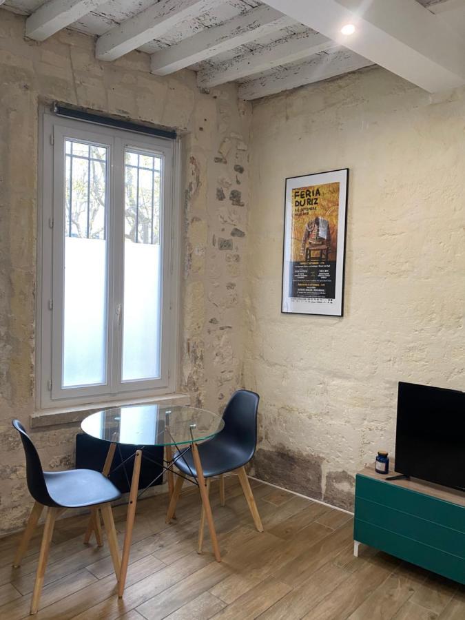 Nuit A La Roquette, Arles Apartment ภายนอก รูปภาพ