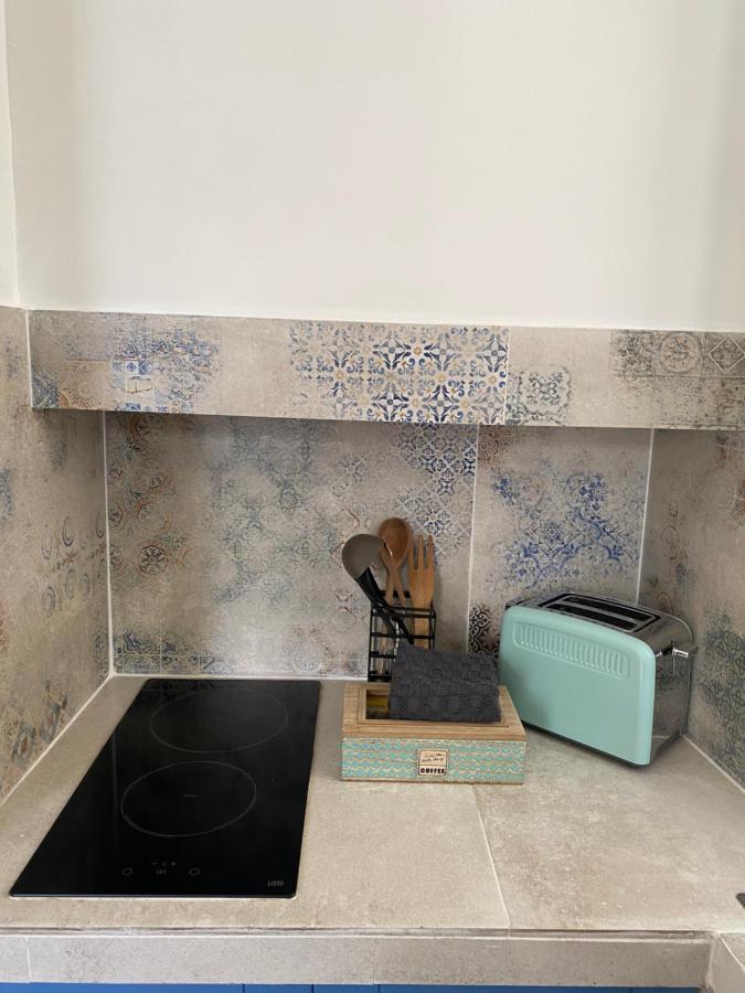 Nuit A La Roquette, Arles Apartment ภายนอก รูปภาพ