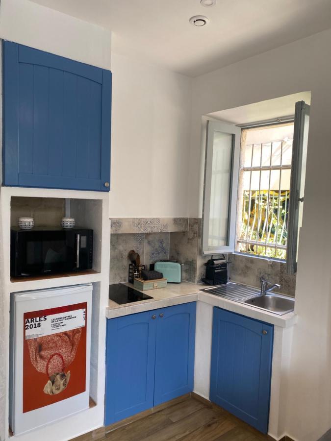 Nuit A La Roquette, Arles Apartment ภายนอก รูปภาพ