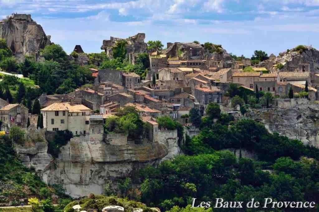 Nuit A La Roquette, Arles Apartment ภายนอก รูปภาพ