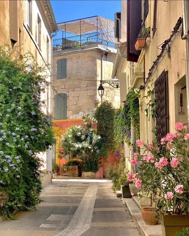 Nuit A La Roquette, Arles Apartment ภายนอก รูปภาพ