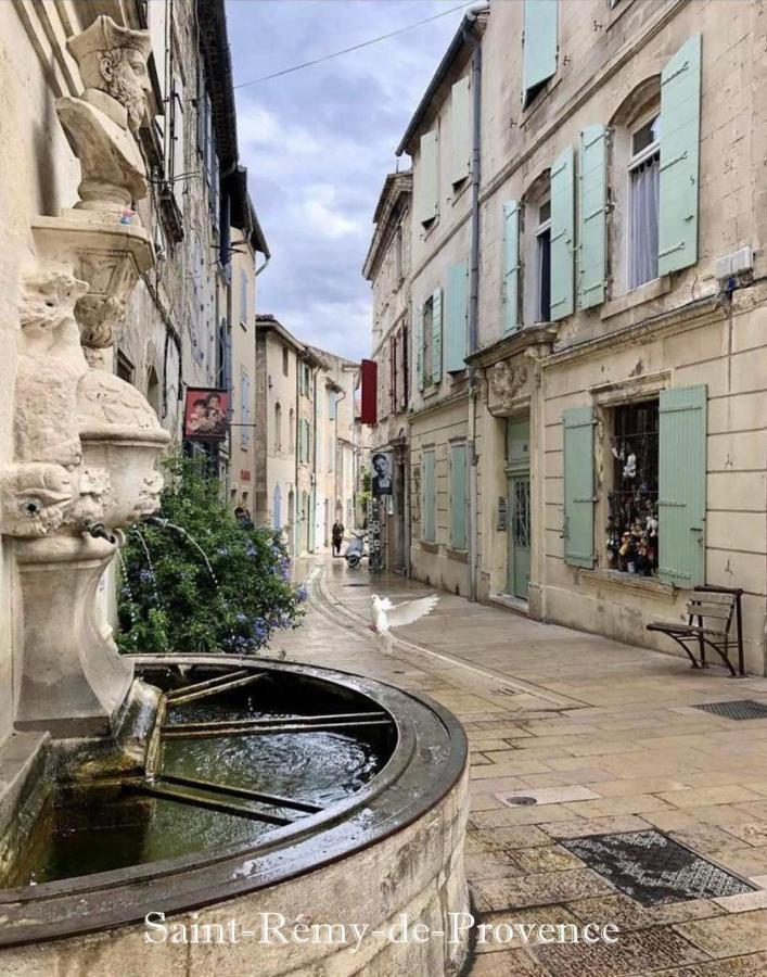 Nuit A La Roquette, Arles Apartment ภายนอก รูปภาพ